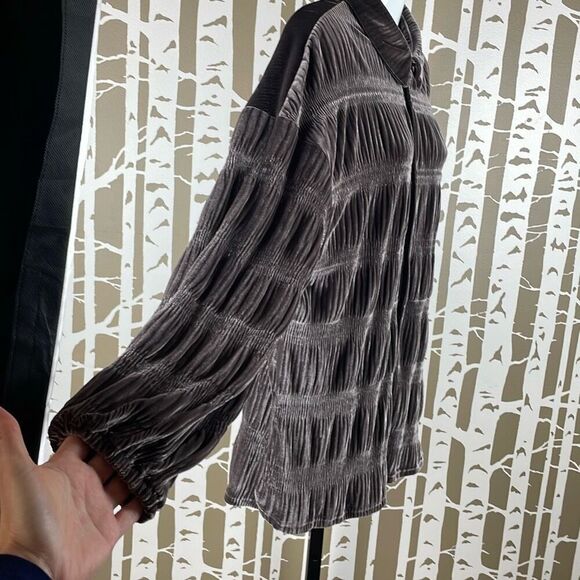 Shirred Velour Button Front Top Cocoa Brown M - Picture 10 of 12